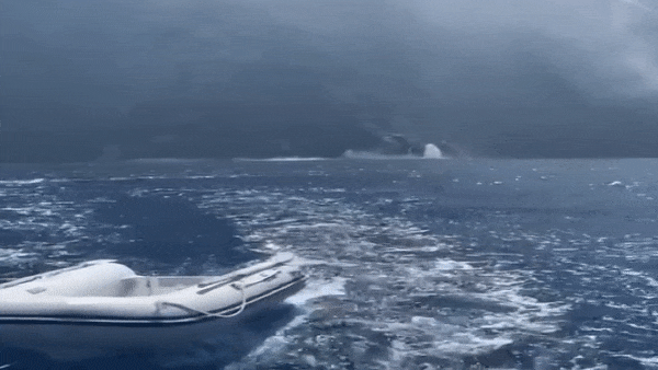 Con xuong chay nhao nhao khi nui lua phun o Italy hinh anh