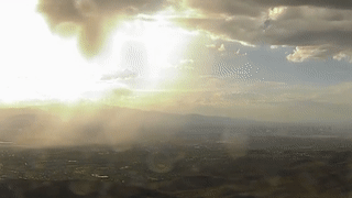 Canh 'bom mua' hiem gap trong con giong o My hinh anh