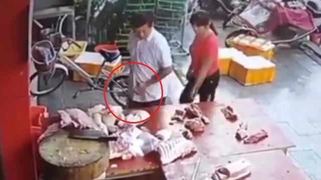 Nguoi dan ong trom thit lon khi gia thit tang hon 50% o Trung Quoc hinh anh