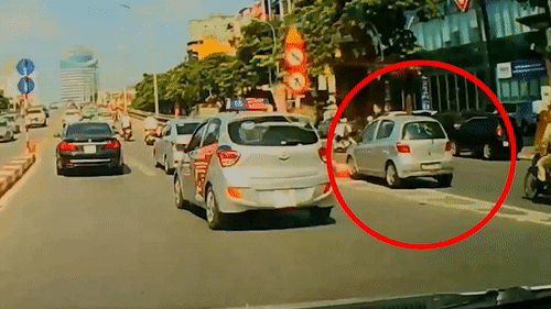 Oto tong nat dai phan cach hinh anh