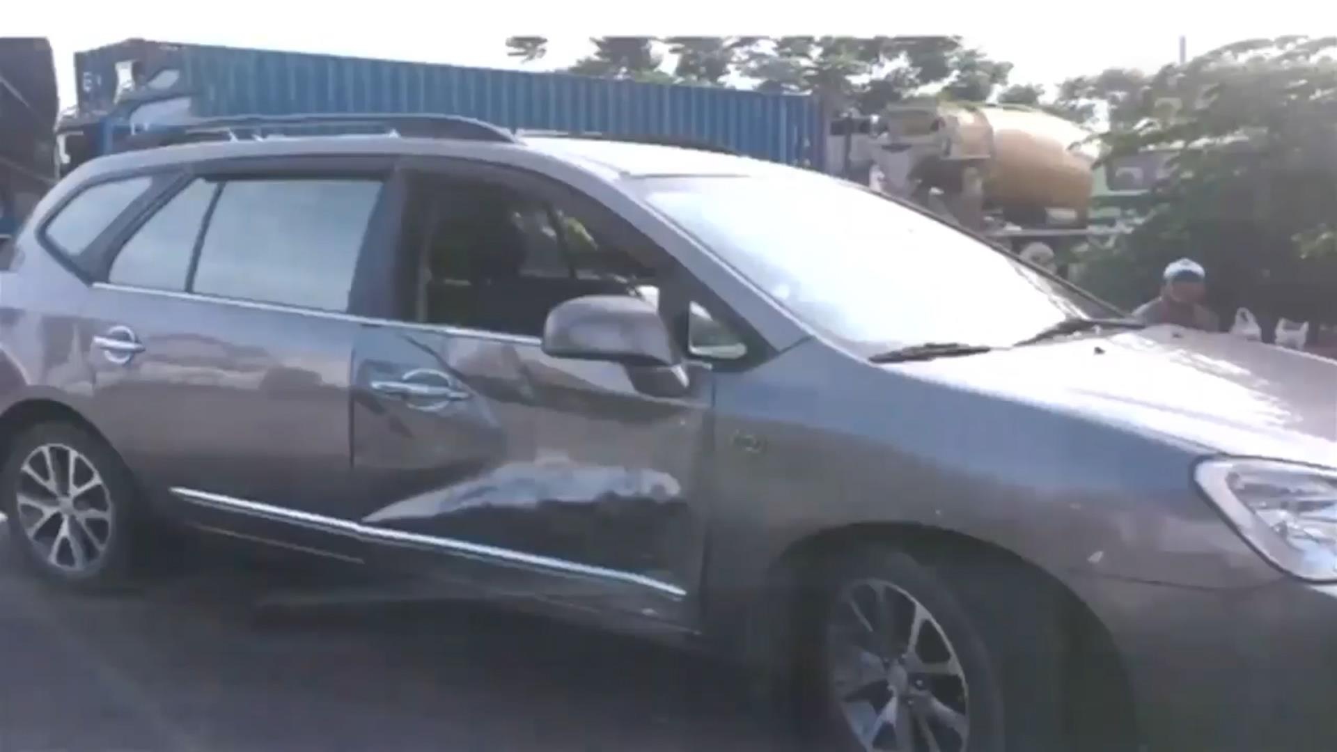 Kho yeu cau boi thuong bao hiem oto hinh anh