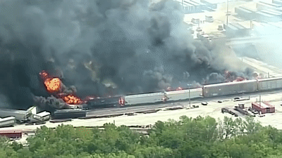 18 toa tau hang bi trat banh, boc chay du doi hinh anh