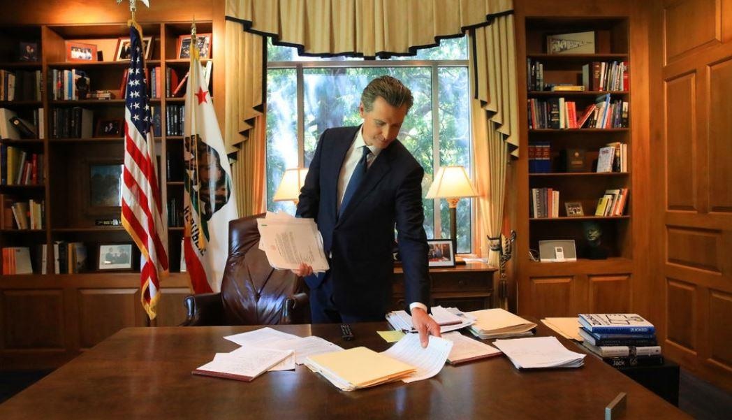 California thong qua du thao luat ve phuc loi cho tai xe Uber, Lyft hinh anh