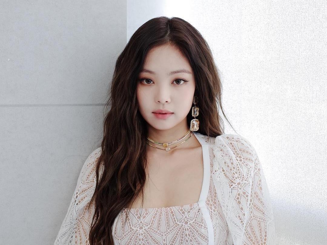 Jennie tiet lo ve tu do lam dep, thich mua dep giong Rihanna hinh anh