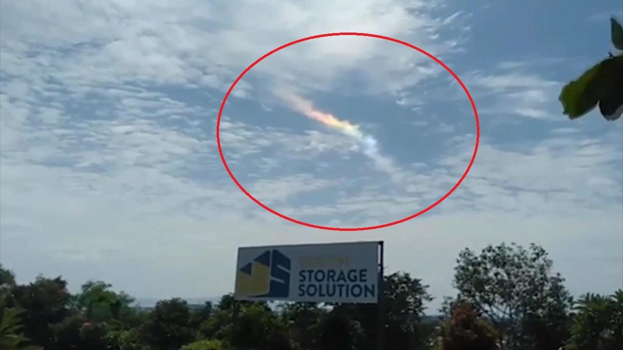 Cay cau vong xuat hien o Philippines hinh anh