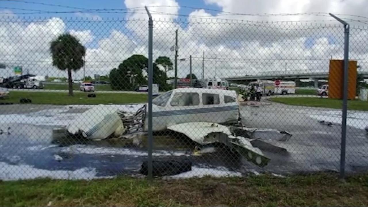 May bay ha canh that bai, roi xuong bai do xe tai san bay My hinh anh