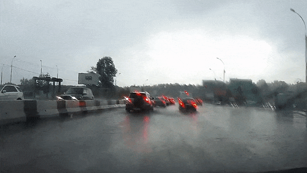 Oto dot ngot bi set danh trung 2 lan khi dang chay hinh anh