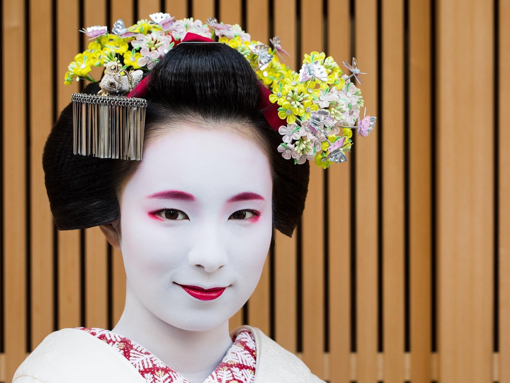 Toan bo qua trinh make up, mac do de tro thanh Maiko o Nhat Ban hinh anh