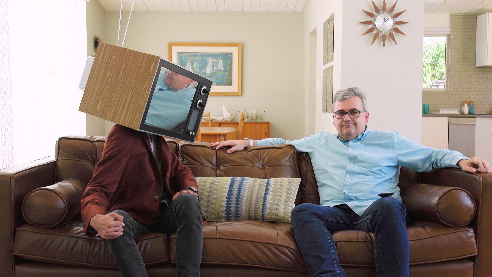 Ban theo doi TV, hay TV dang theo doi ban? hinh anh