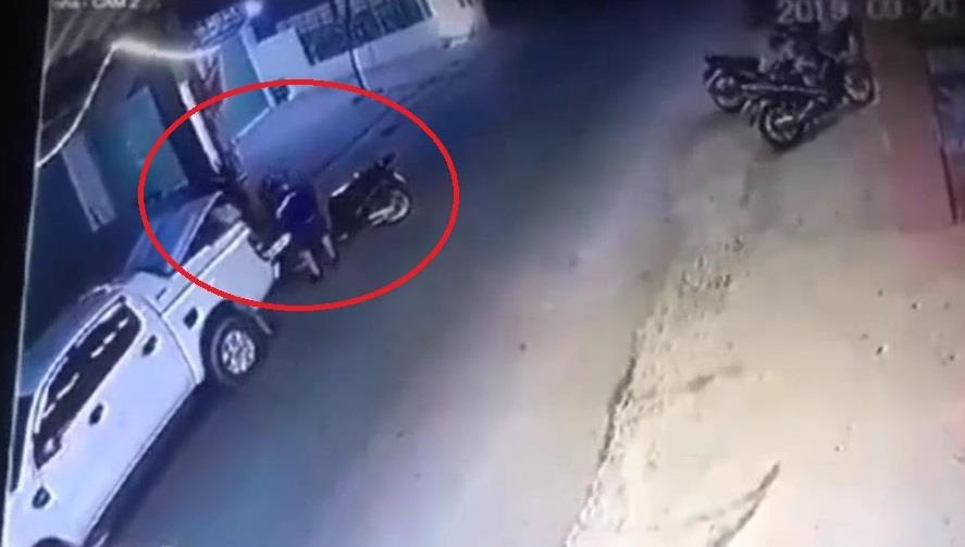 Ke gian dung xe ban tai de trom Honda SH hinh anh