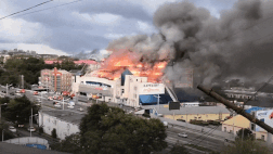 Trung tam mua sam lon cua Nga boc chay du doi hinh anh