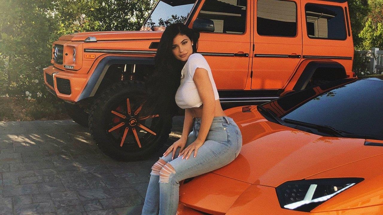 Dan sieu xe cua co em ut nha Kardashian hinh anh