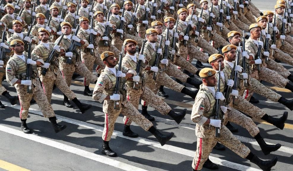 Quan doi Iran ram ro dieu binh giua cang thang Vung Vinh hinh anh