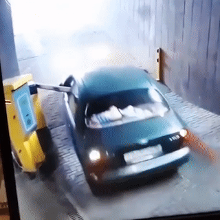 Thanh chan tu dong dam vo kinh oto do tai xe cai nham so hinh anh