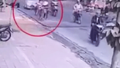 Taxi mat lai tong trung 2 nguoi phu nu di nhat ve chai hinh anh