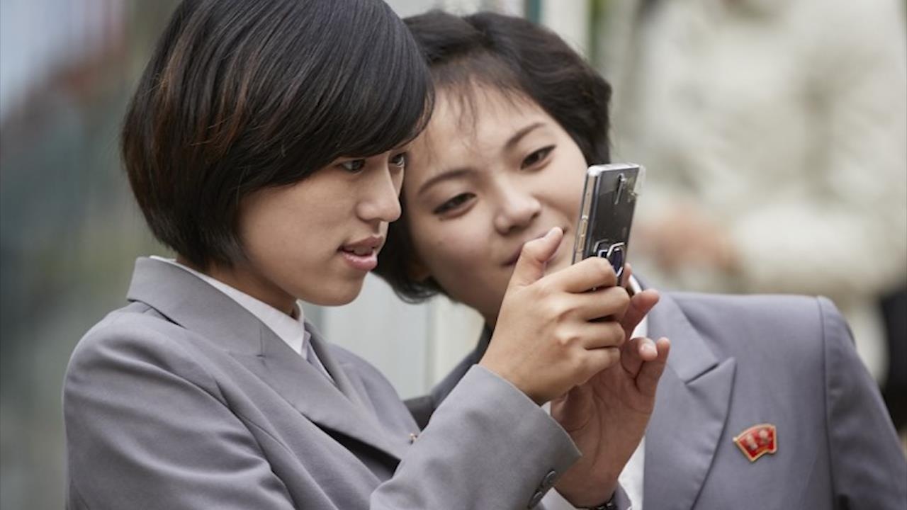 Ky nguyen smartphone bung no o Trieu Tien hinh anh