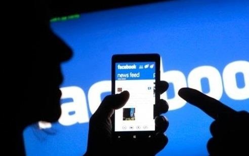 Xuc pham cong an tren Facebook, nam thanh nien bi phat 7,5 trieu hinh anh