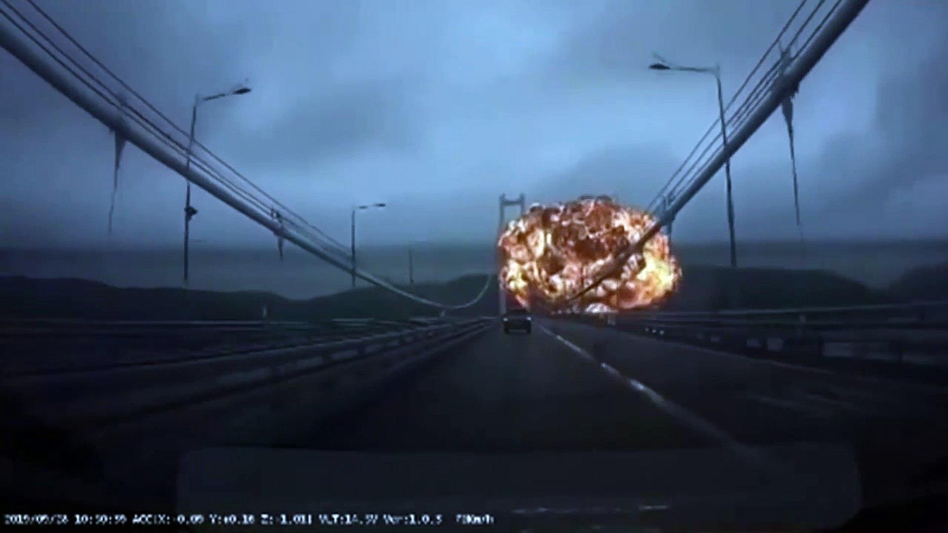 Khoanh khac tau cho dau phat no o Han Quoc, tao ra qua cau lua hinh anh