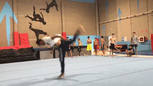 Pha bat nguoi 20 lan cung luc cua nam van dong vien hinh anh