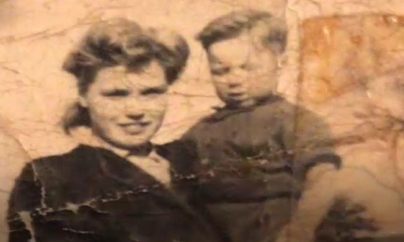 Phat hien ra chi gai la me minh sau The chien II hinh anh