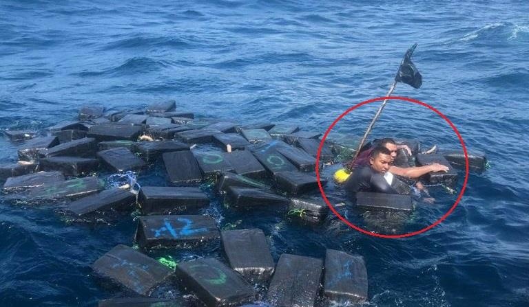 Thoat chet nho om ma tuy cho canh sat den cuu hinh anh