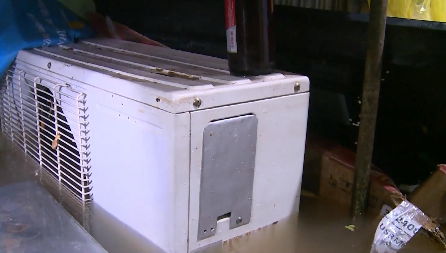 Hiem nguy tu ro ri dien trong nhung ngay nuoc dang hinh anh