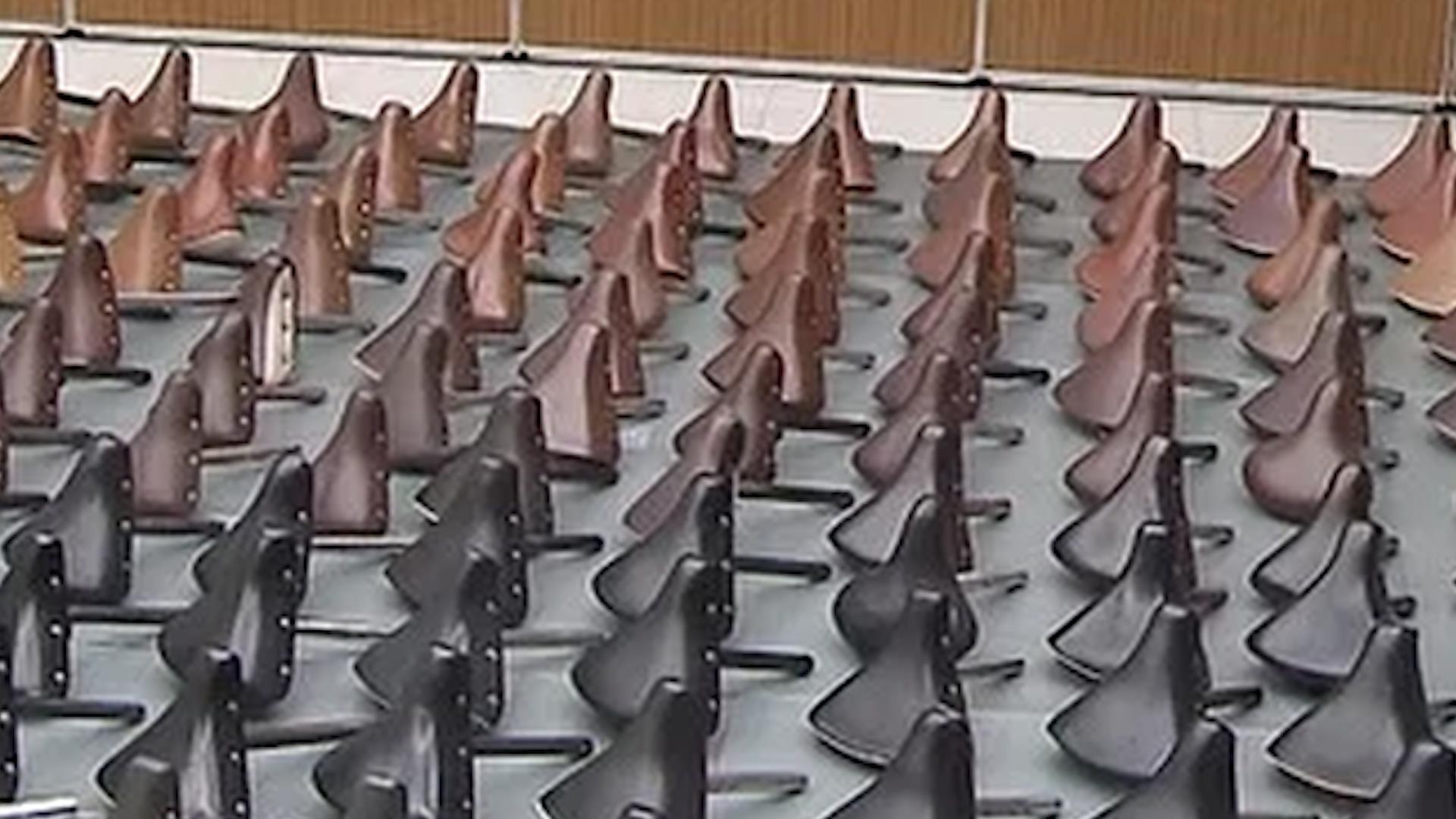 Nguoi dan ong Nhat trom 159 yen xe dap de tra thu hinh anh