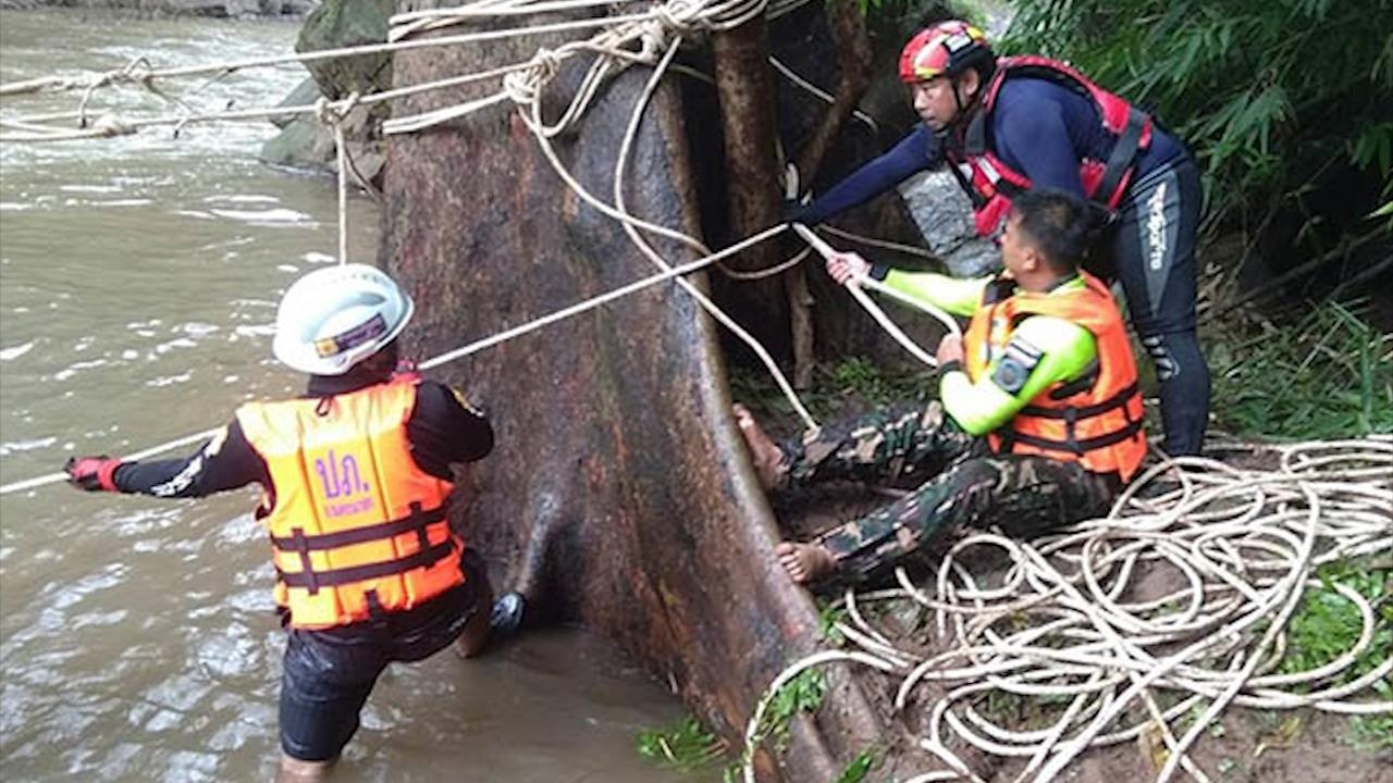 Thai Lan dung luoi lon vot xac dan voi nga chet o thac tu than hinh anh