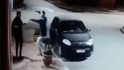 Dao tac di cuop gap dung ban minh hinh anh