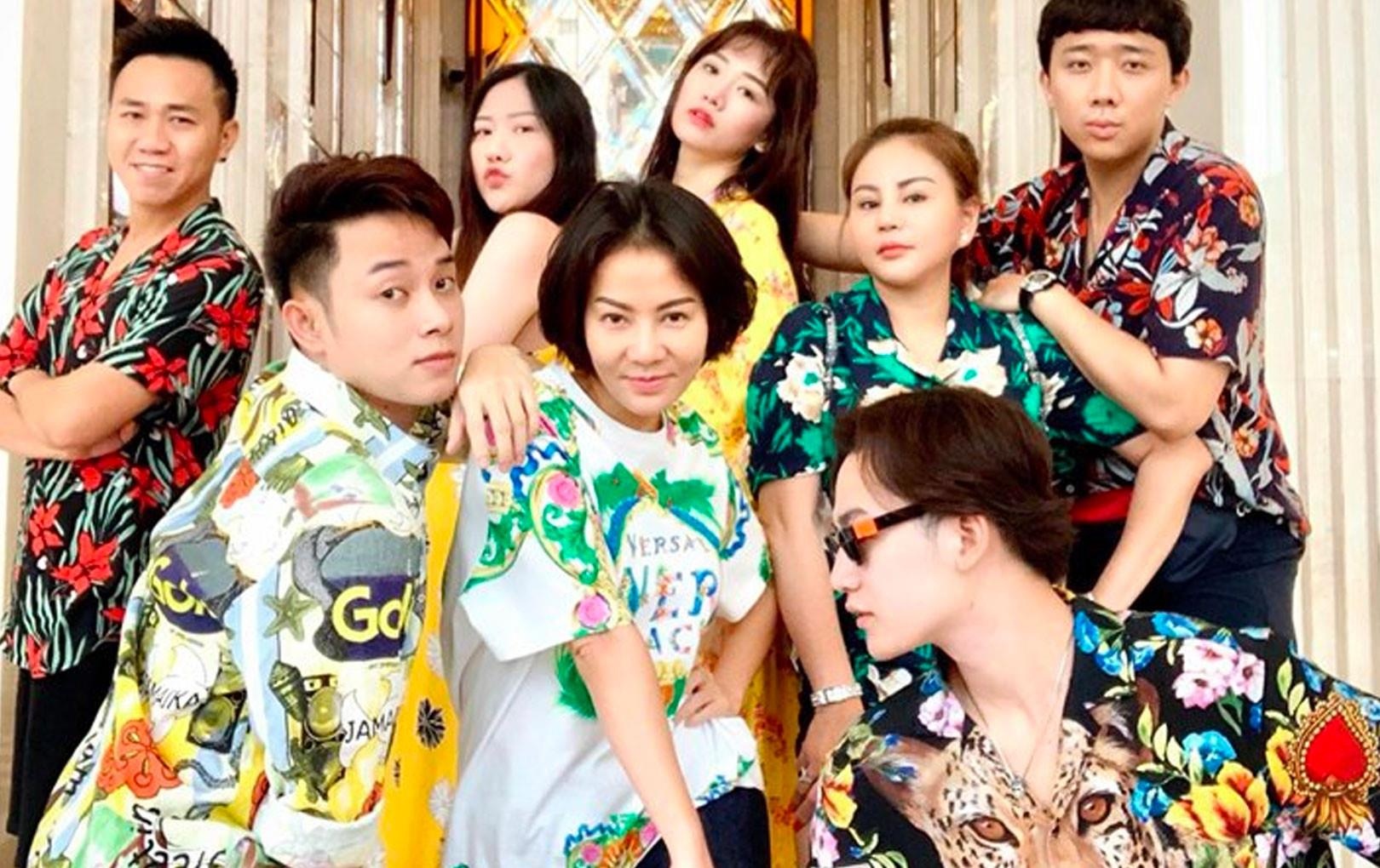 Vo chong Tran Thanh va hoi ban than quay o Thai Lan hinh anh