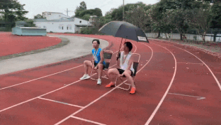 Minh Du, Quang Trung di chuyen bang ghe vi so moi chan hinh anh