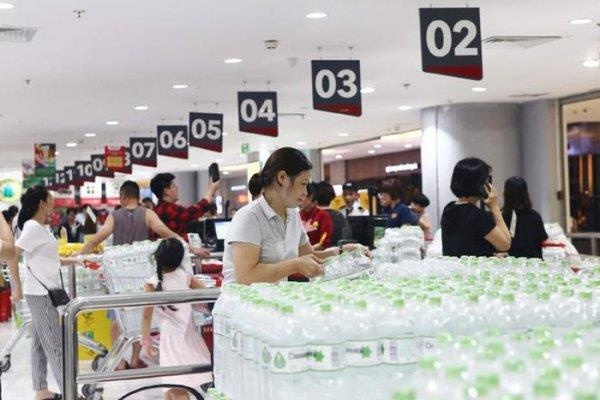 Xu ly nghiem cac truong hop loi dung nang gia nuoc dong chai o Ha Noi hinh anh