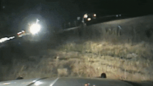 Quan nhan My cuu tai xe oto tranh bi tau hoa tong hinh anh