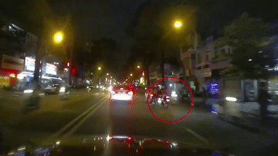 Cho tha rong bang qua duong, suyt gay tai nan chet nguoi tai TP.HCM hinh anh