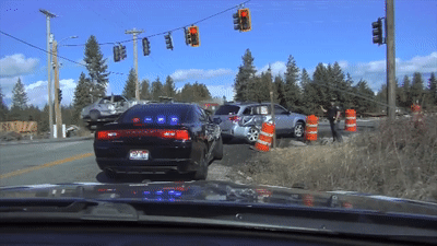 Oto lao thang vao hien truong tai nan bat chap canh bao hinh anh