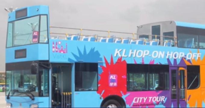 Xe buyt mui tran sap lan banh tai TP.HCM hinh anh