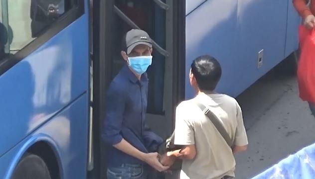 Ba ban nuoc dong vai tro gi trong bang moc tui Suoi Tien? hinh anh