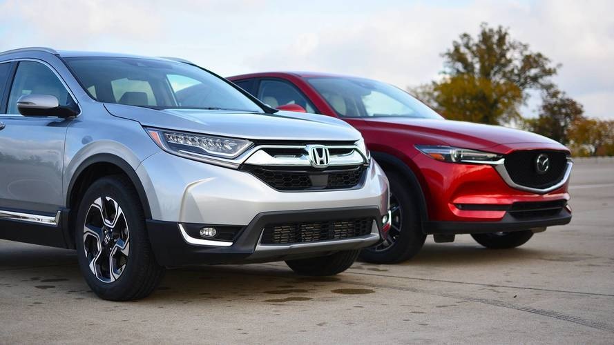 Dan Viet mua oto nhieu ky luc, gia van giam va con giam nua hinh anh