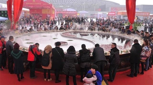 Noi lau to nhu be boi o Trung Quoc hinh anh