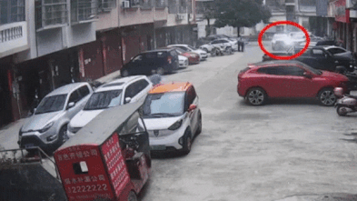 Tai xe say ruou, tong lien tiep vao nhieu oto hinh anh