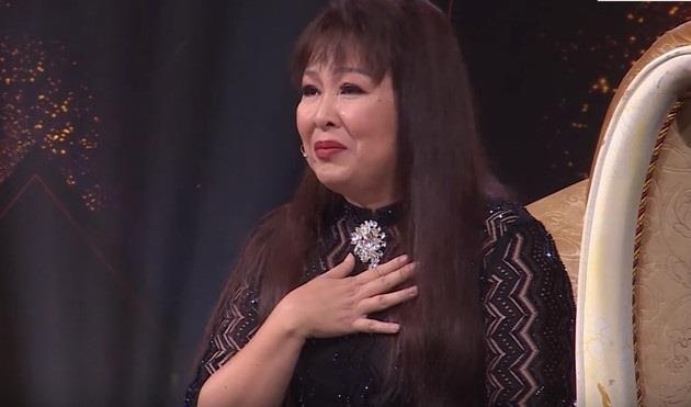 NSND Hong Van khoc vi ban ron, khong danh thoi gian cho con hinh anh