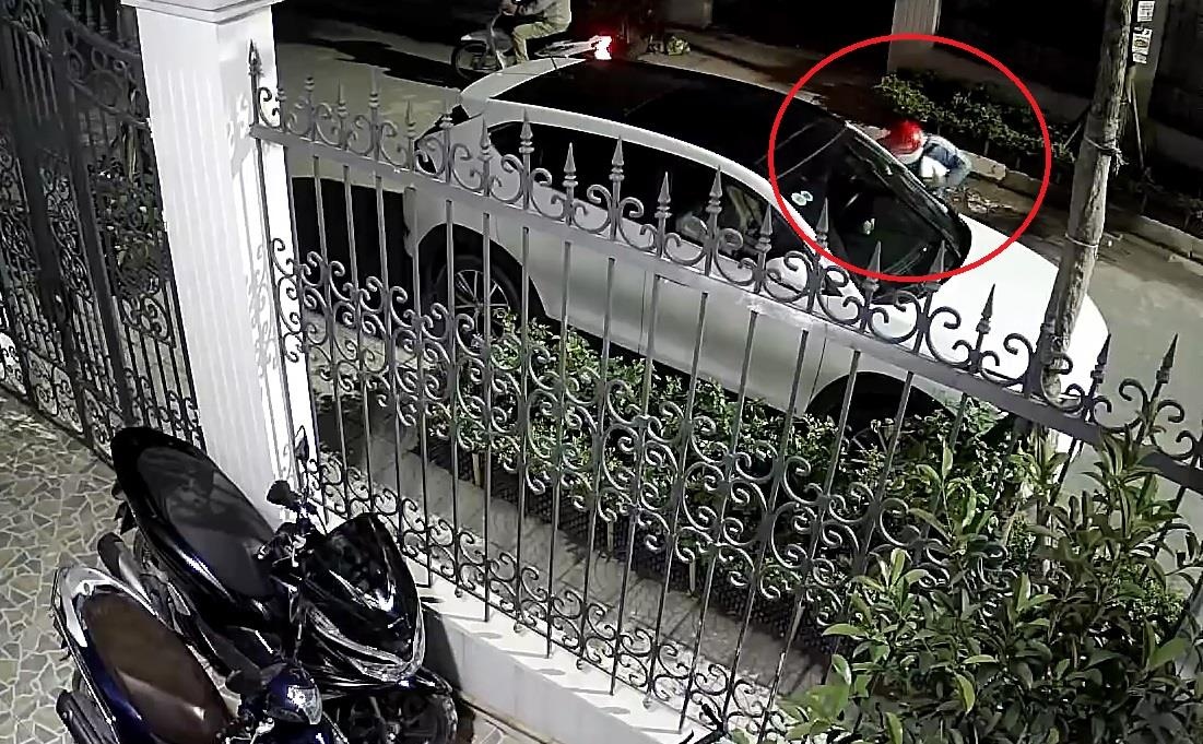 Ten trom vat cap guong oto mat chua day 30 giay tai Ha Noi hinh anh