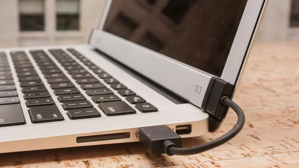 Thanh cham tren khong bien laptop thanh man hinh cam ung hinh anh