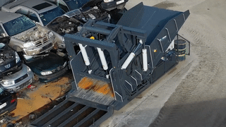 Co may nen suc manh 100 tan, nghien nat 25 oto moi gio hinh anh