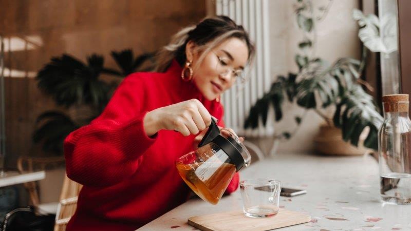 Cach pha tra gia 7.000 USD moi hu hinh anh