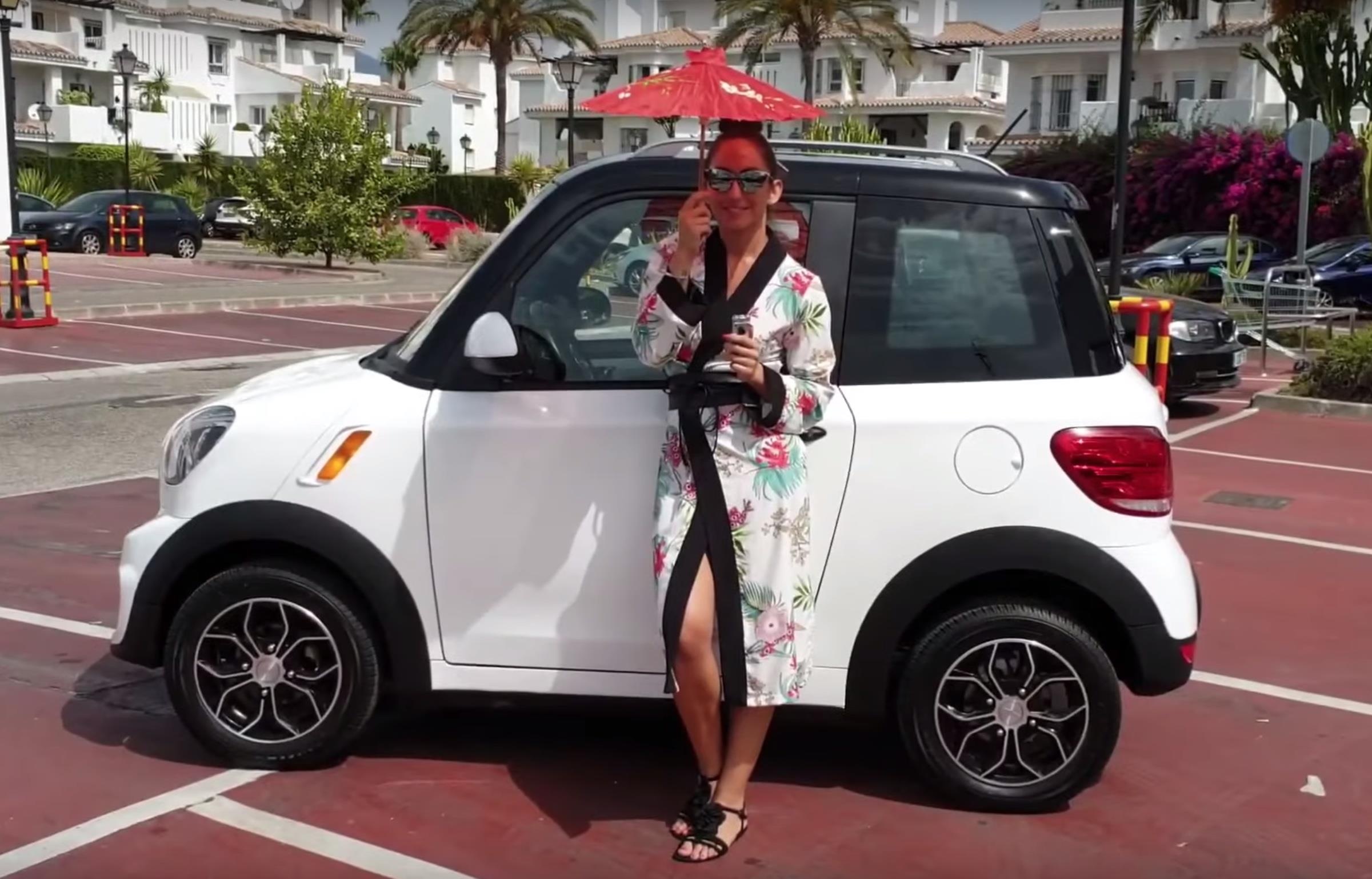 Chay thu oto dien Trung Quoc gia 15.000 USD hinh anh