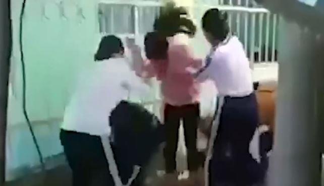 So tiep tuc bi dan chi hanh hung, nu sinh quyet nghi hoc hinh anh