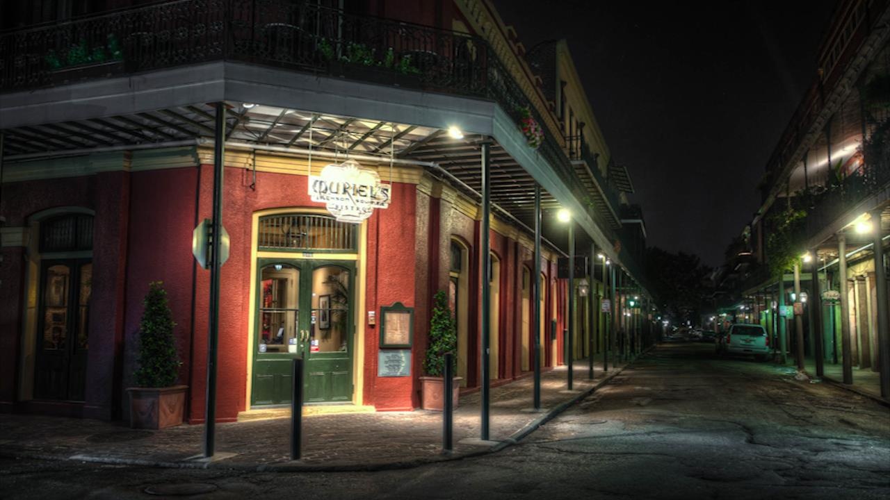 Khach san bi ma am o New Orleans hinh anh