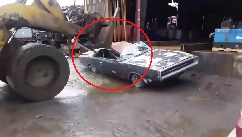 Nghien nat xe hiem vi bi tra gia thap hinh anh