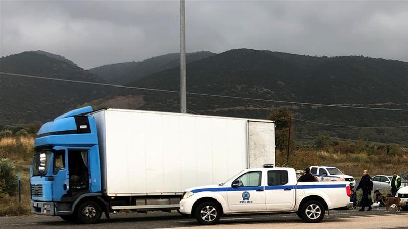 10 ngay sau vu 39 thi the, Hy Lap phat hien 41 nguoi tren xe dong lanh hinh anh